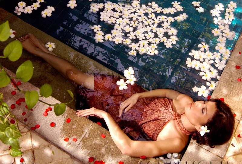 A plot to please men