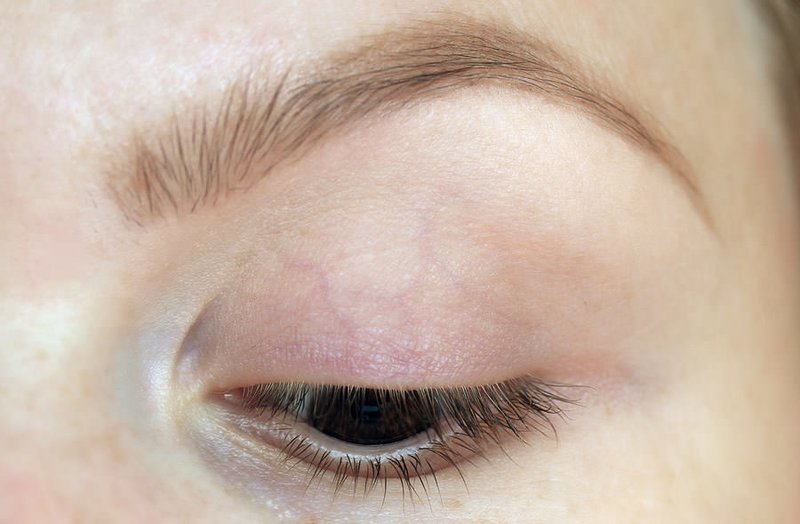 Makeup preparation for applying makeup Makeup preparation for applying makeup