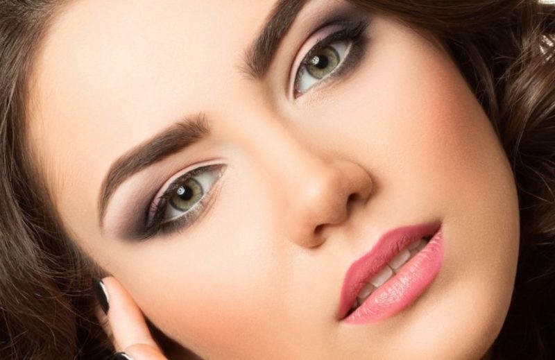 Makeup for brunettes with green eyes Makeup for brunettes with green eyes