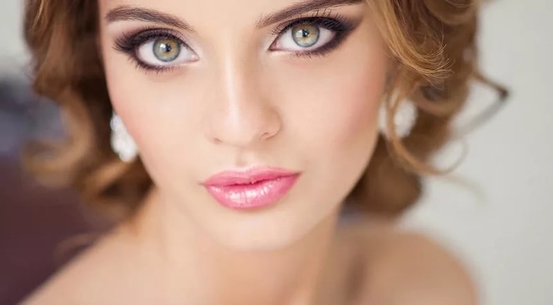 Gentle pink makeup for green eyes Gentle pink makeup for green eyes