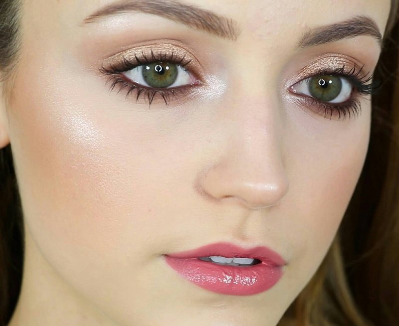 Peach makeup for green eyes Peach makeup for green eyes