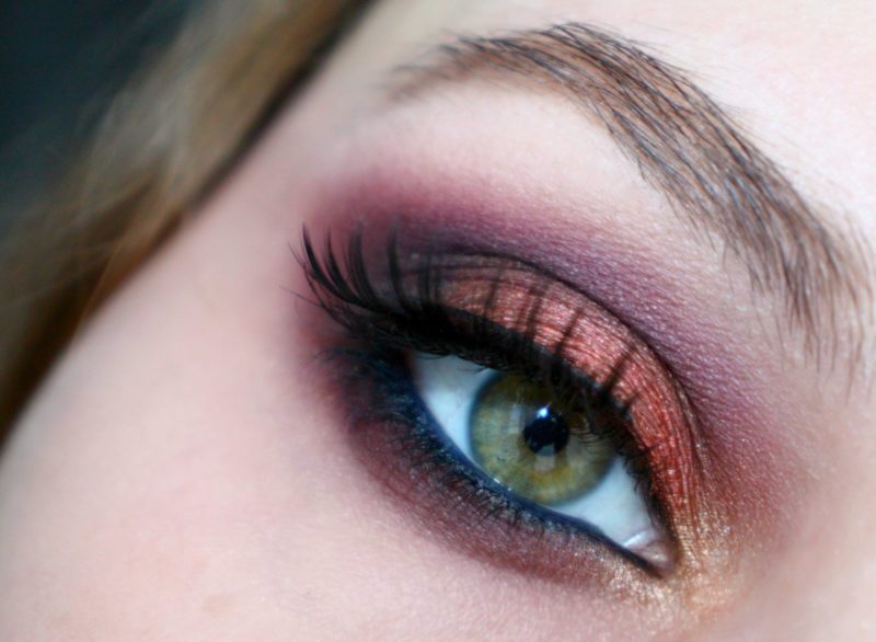 Violet-orange evening makeup for green eyes Violet-orange evening makeup for green eyes