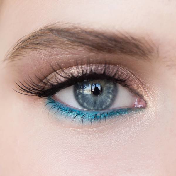 Mascara application Mascara application