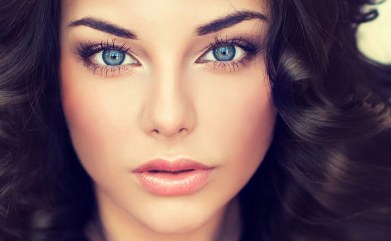 Makeup for brunettes with blue eyes Makeup for brunettes with blue eyes