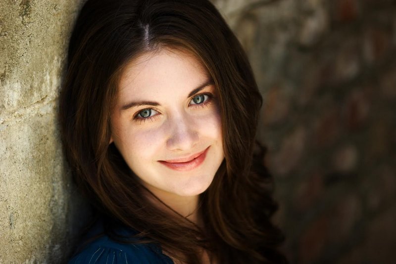 Girl with gray eyes wearing daytime makeup.