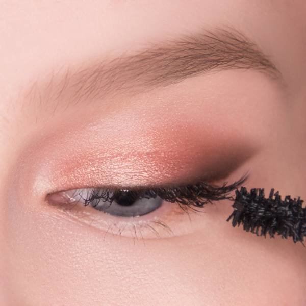 Eyelash tinting Eyelash tinting