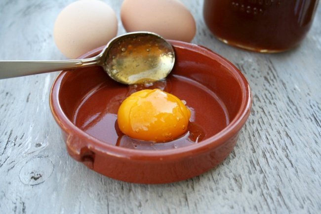 Mask with brandy and egg