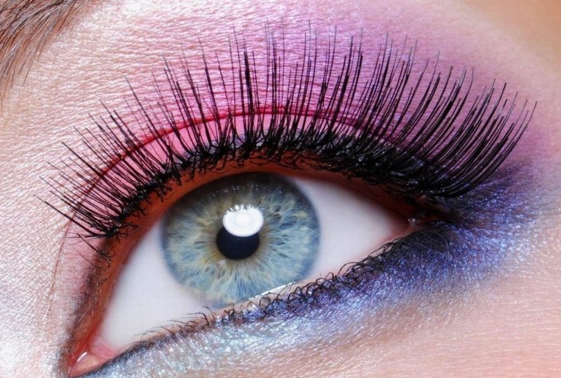 Bright makeup for blue-eyed blondes Bright makeup for blue-eyed blondes