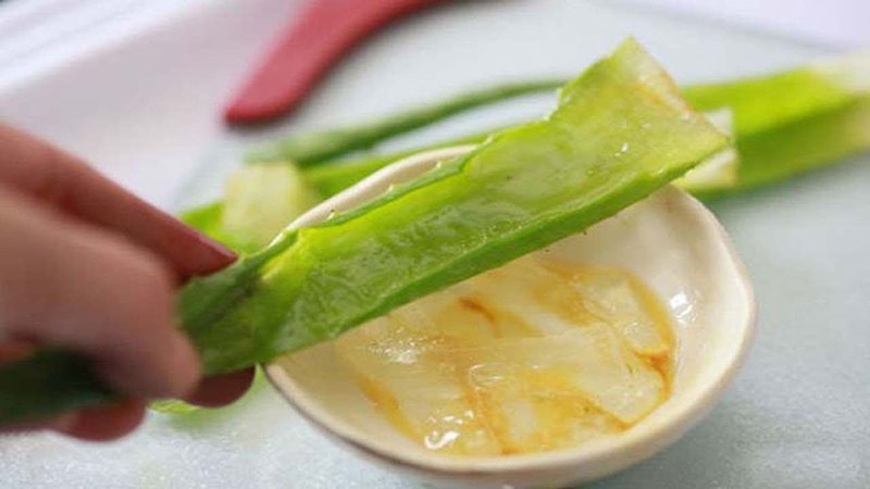 Hair Strengthening: Aloe and Chicken Egg Mask