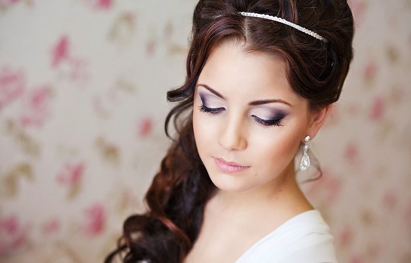 Wedding makeup for brunettes in violet shades Wedding makeup for brunettes in violet shades
