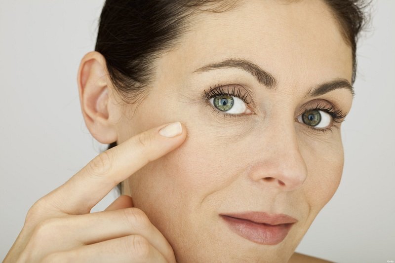 Wrinkles on the skin facial rejuvenation after 35 years