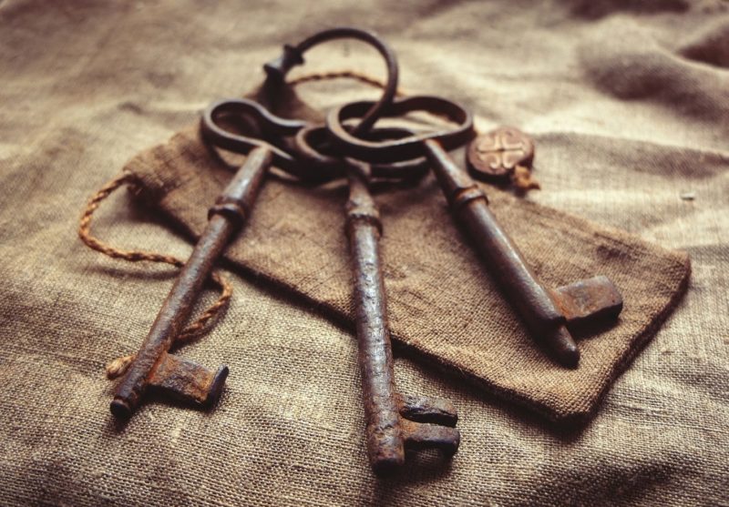 A bunch of old keys Diagnostics of damage using keys