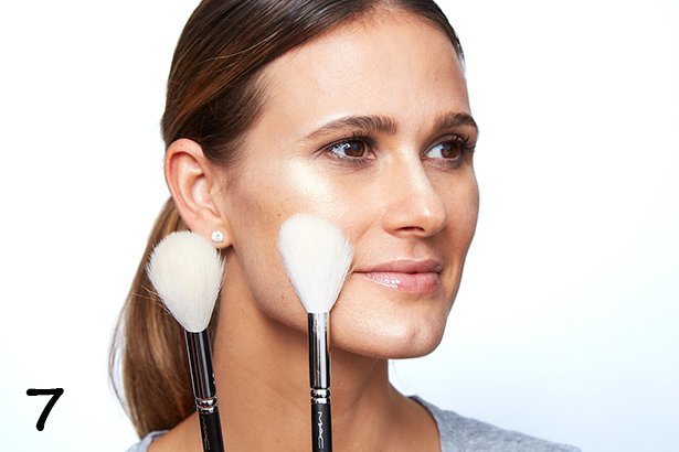 Seventh step: we fix makeup. Seventh step: we fix makeup.