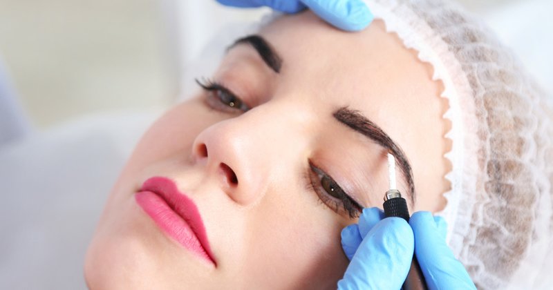 Pros and cons of eyebrow tattooing