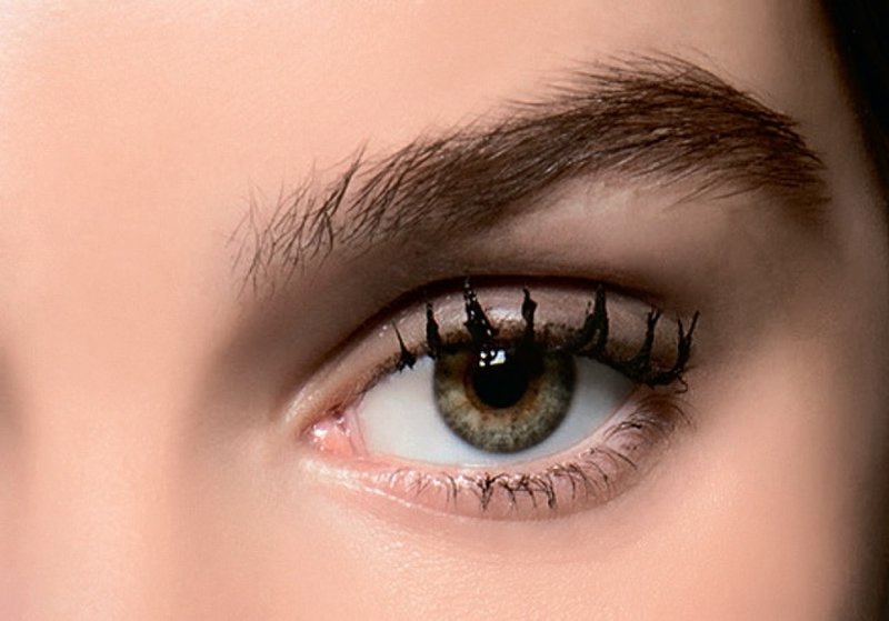 Sticky eyelashes Sticky eyelashes