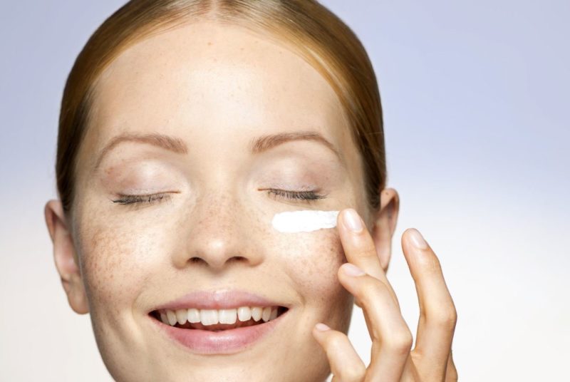 Using whitening cream Using whitening cream