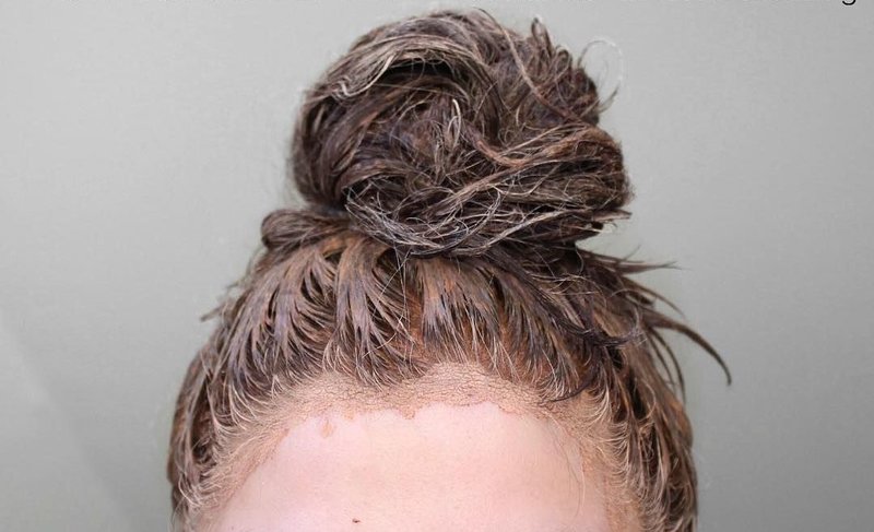 Clay mask on the hair