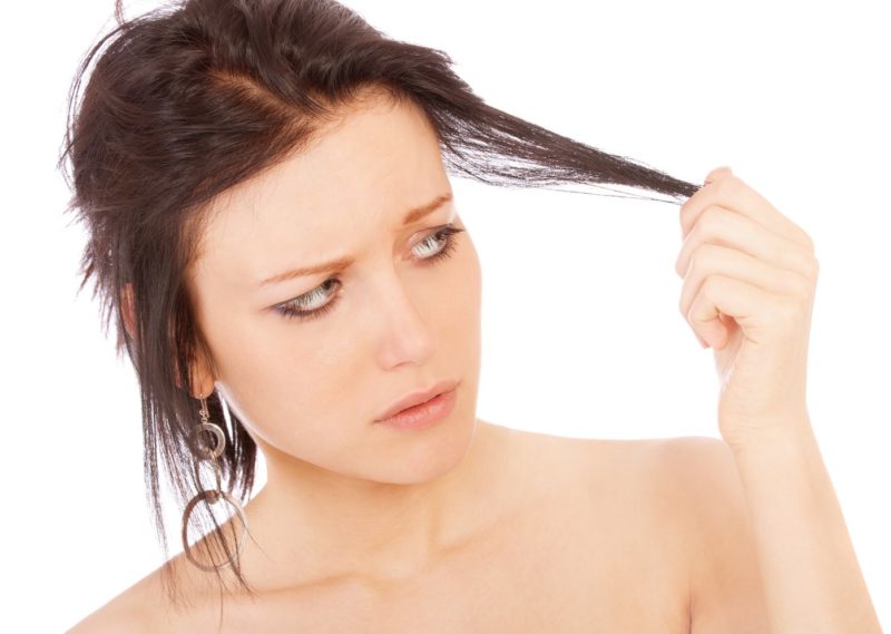 Girl with short, dry and brittle hair Girl with dry, brittle and short hair