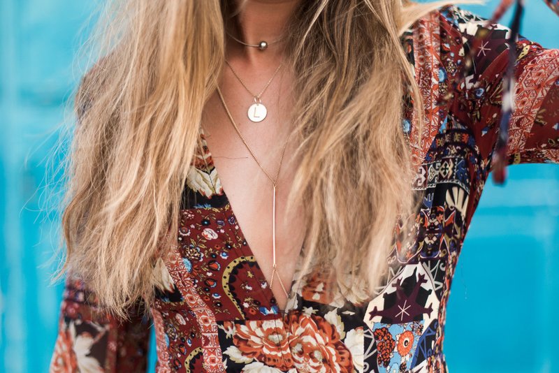 Multilayer chain with pendants Multilayer chain with pendants