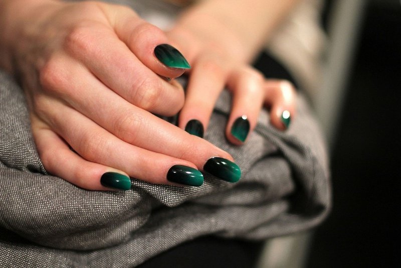 Shellac manicure with emerald ombre Shellac manicure with emerald ombre