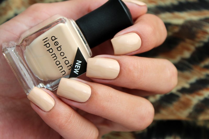 Nude manicure in beige tones. Manicure Nude