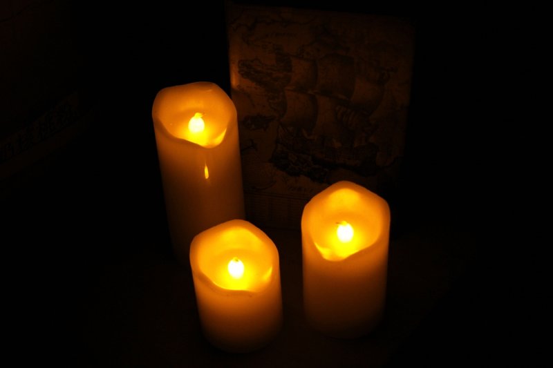 Candles Diagnosis of waxing damage