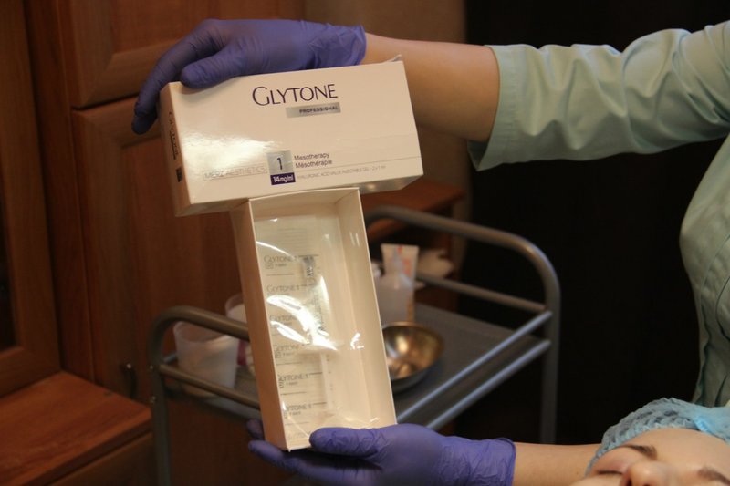 Hyaluronic acid preparation with an individual syringe