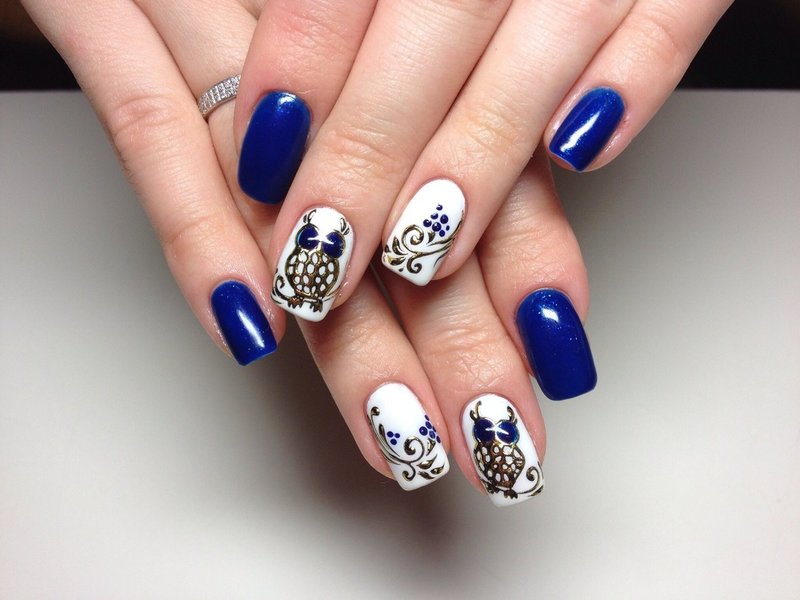 Minimalistic nail design with foil Minimalistic nail design with foil