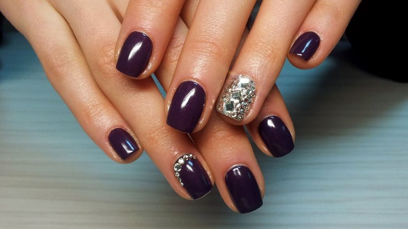 Solid manicure with rhinestones Solid manicure with rhinestones