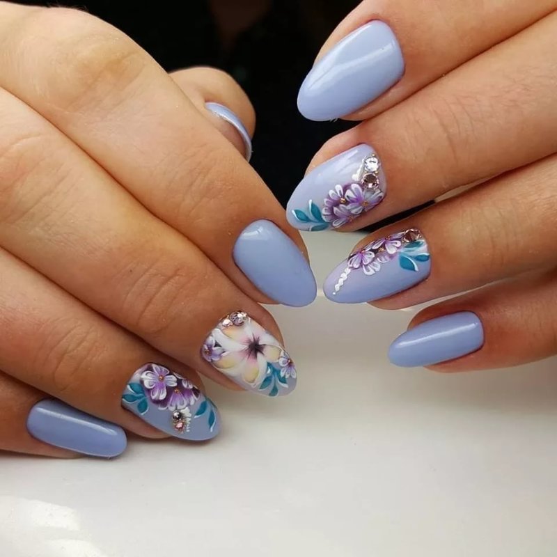 Shellac with floral motifs Shellac with floral motifs