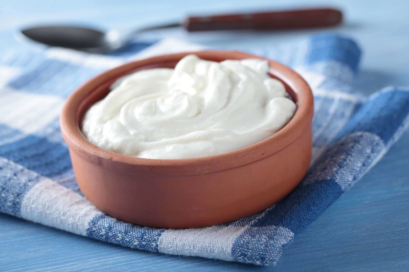 The benefits of sour cream for hair