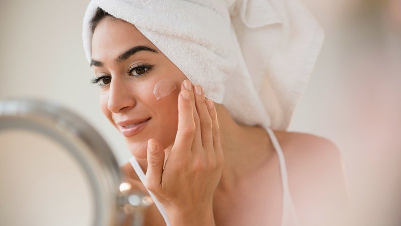Face care after lifting How to properly care for your skin after lifting?