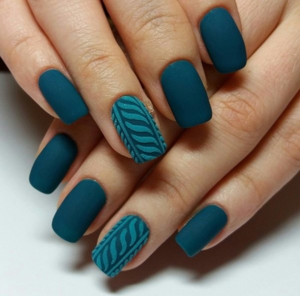 Knitted manicure