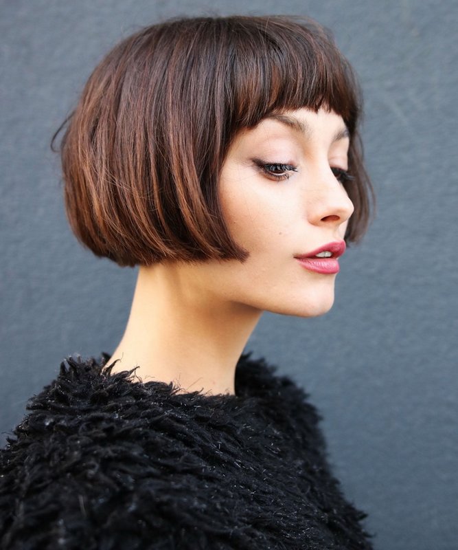 Girl with an oval bangs