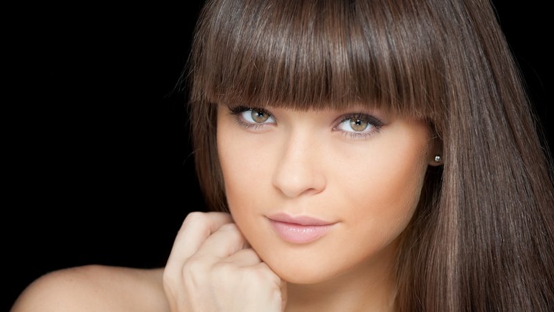 Girl with a straight bang
