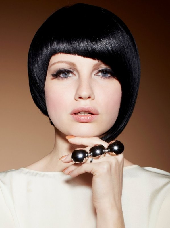 Sesson haircut girl with asymmetric bangs