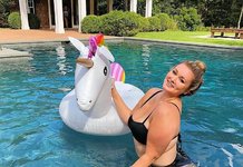 Funny bbw on the beach. And even extra pounds they are not a hindrance to enjoy the summer